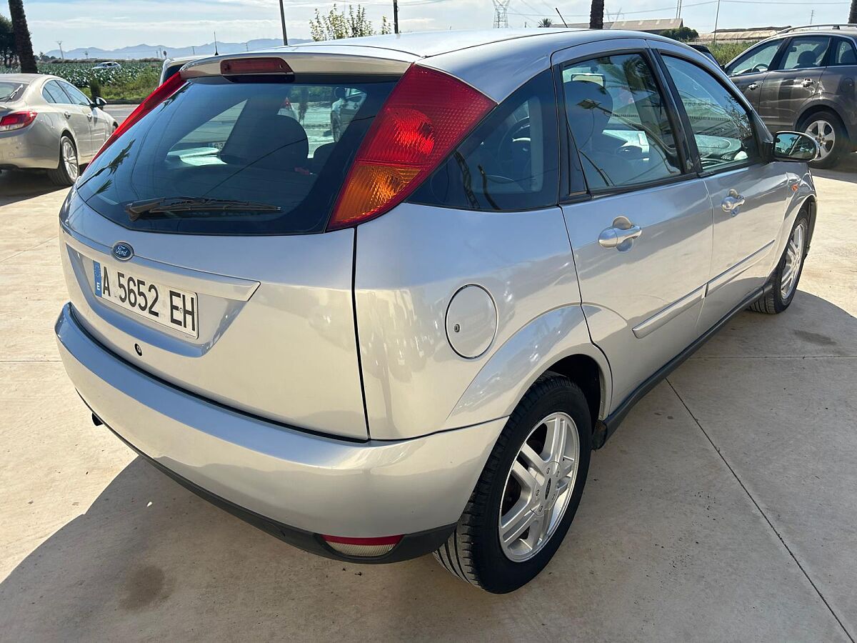 FORD FOCUS TREND 1.6 PETROL SPANISH LHD IN SPAIN 193000 MILES SUPERB 2000